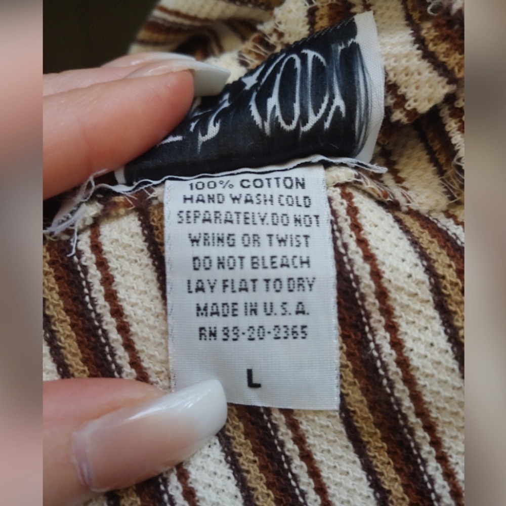 Vintage Star Cody Stripe Ribbed Button Back Top - Picture 5 of 5
